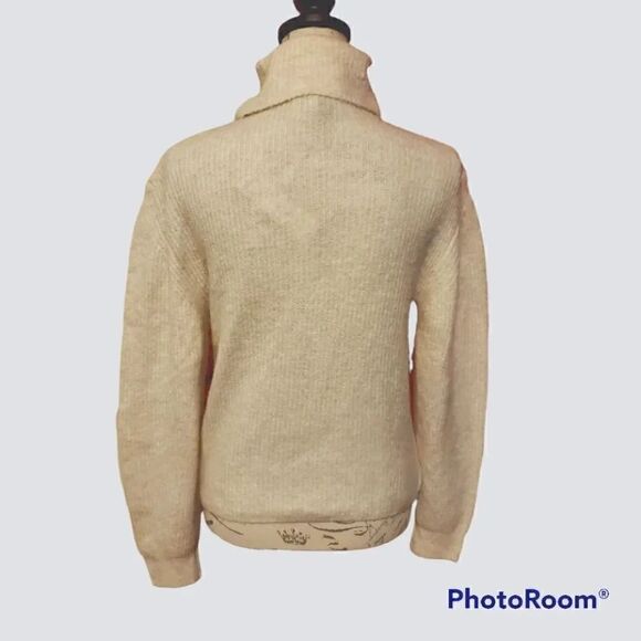 Nwt TOPSHOP Considered Ivory Turtleneck- Ladies Size 0/2 - Picture 3 of 6